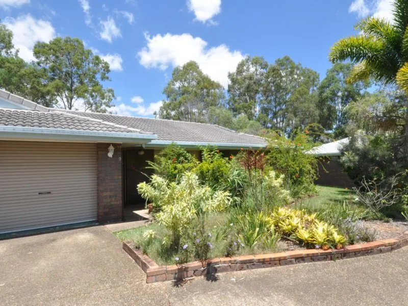 DUPLEX STYLE LOWSET VILLA - CUL-DE-SAC LOCATION & SMALL COMPLEX!