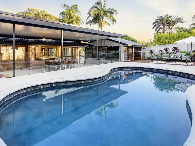 Family Entertainer by the beachside