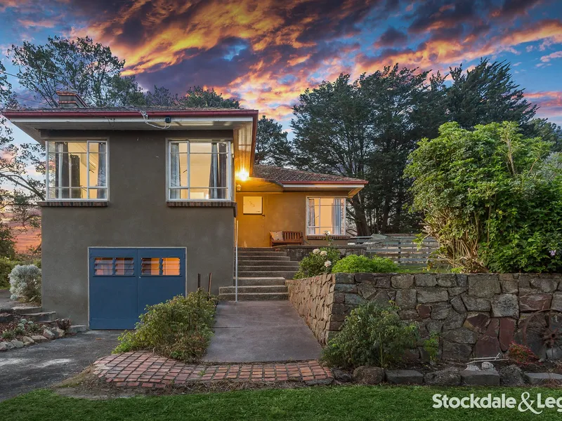 Family Perfection on Massive 1,214m2 Allotment!   