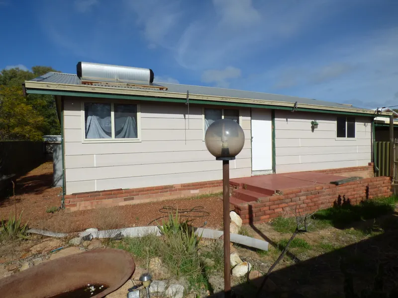 Spacious 3 x 1 with Granny Flat