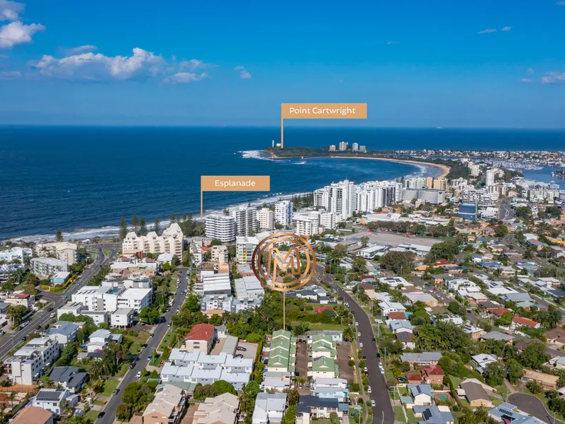 Mooloolaba - Private Rear Corner Townhouse with Courtyard PLUS 3 Parking Spaces