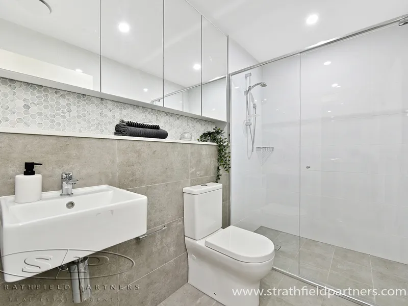 Brand New Modern and Stylish Apartment!