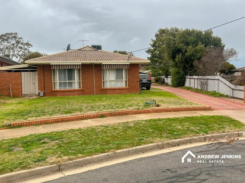 Charming Two-Bedroom Unit in Quiet Court Location