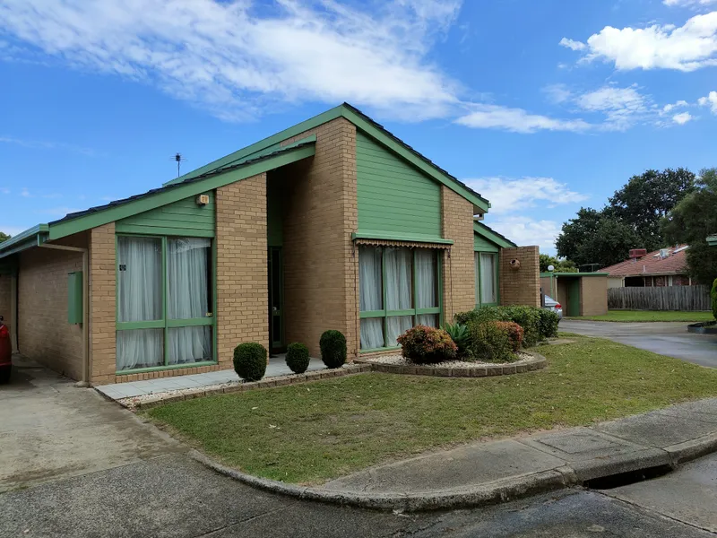 LARGE THREE BEDROOM FAMILY UNIT