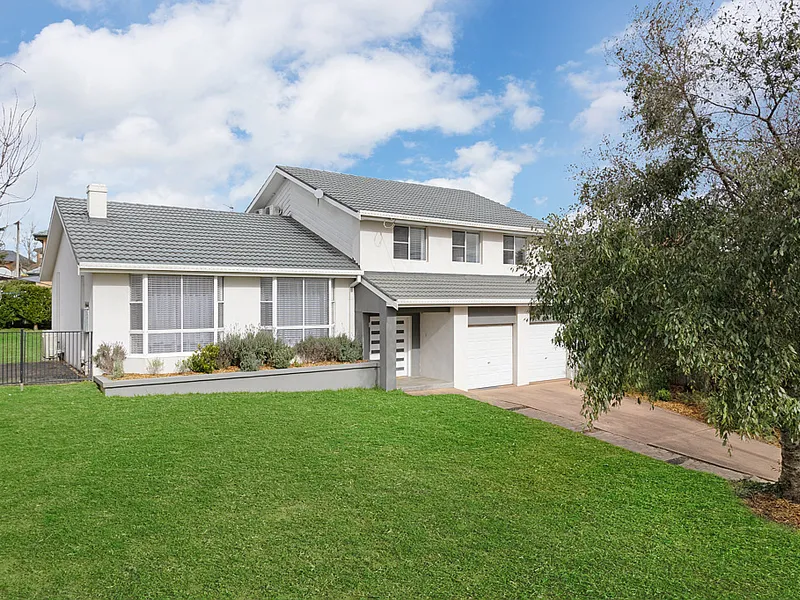 Spacious home for growing family in quiet cul-de-sac