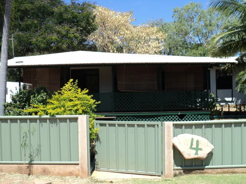 Nice Home, Big Shed,Cool Pool.