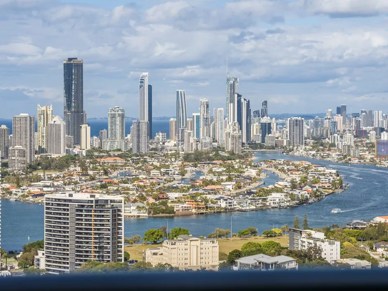 Attention Savvy Investors Luxurious 35th Floor Apartment with Stunning Ocean Views