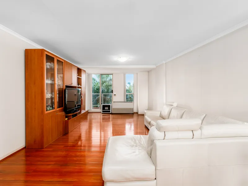 Expansive Comfort with Convenience Across 129sqm in a Prime, Central Location