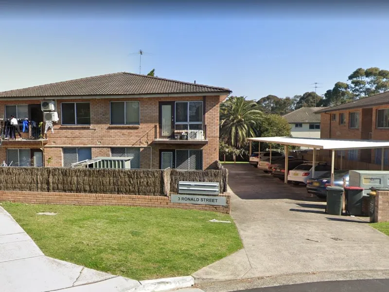 Spacious and Clean 2 Bedroom Unit on First Floor!