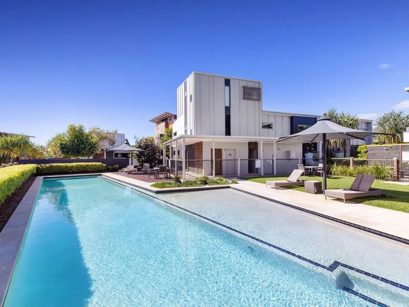 $890 per week - 🌊🏠 Dream Beachside Living Awaits You! 🌴🐾