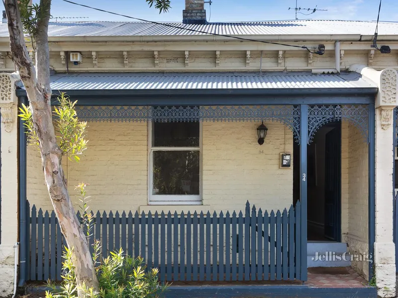 A hidden retreat in a popular precinct