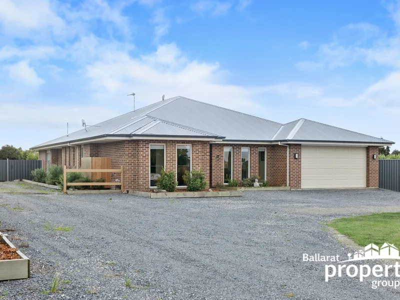 LOOK NO FURTHER IF YOU ARE WANTING SPACE FOR THE FAMILY