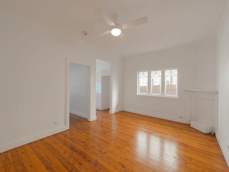Renovated Art Deco Two Bedroom, Two Bathroom Apartment in Prime Location