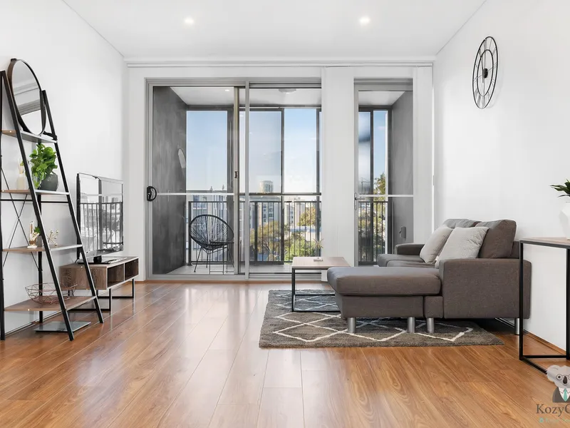 Furnished Luxury 2 Levels 3 Bedrooms Penthouse with Car Space For Rent