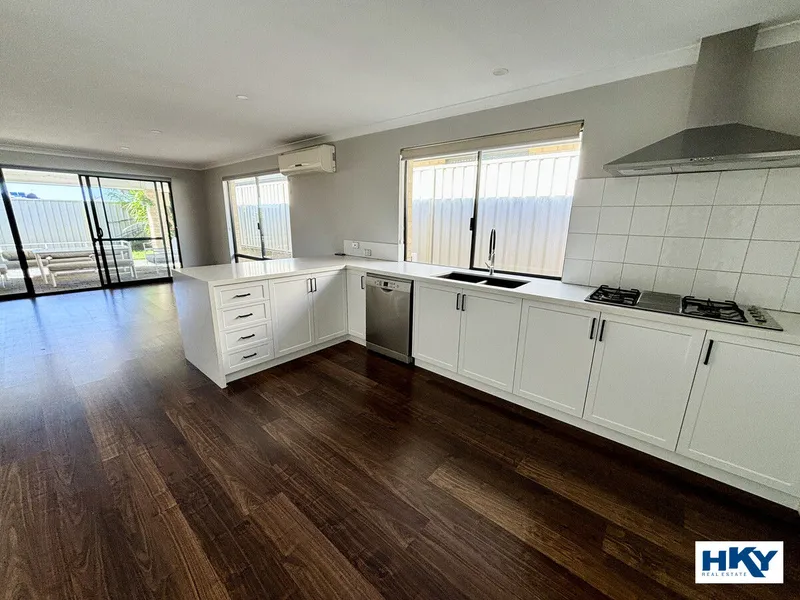 GREAT FAMILY HOME !!