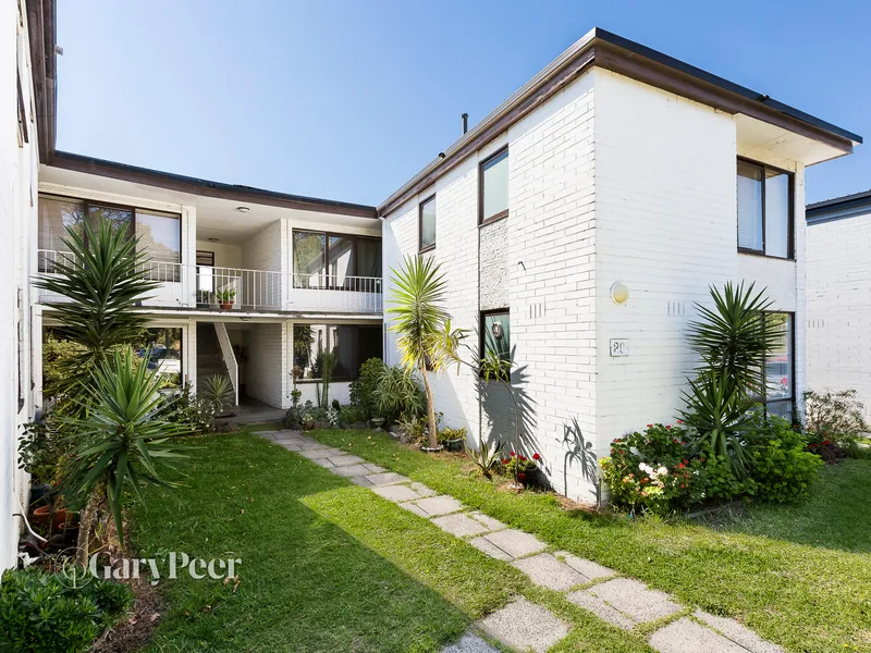 Perfectly parkside for starters or investors