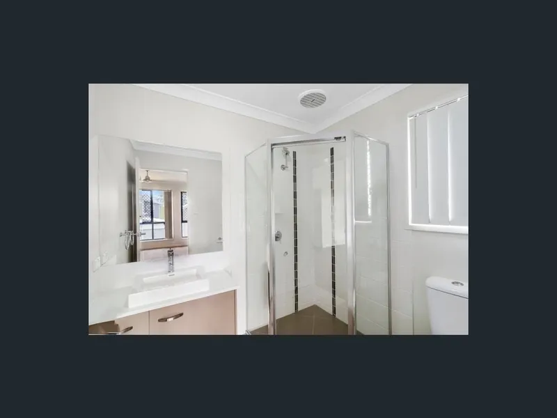 MODERN 4 BEDROOM FAMILY HOME!!!!!