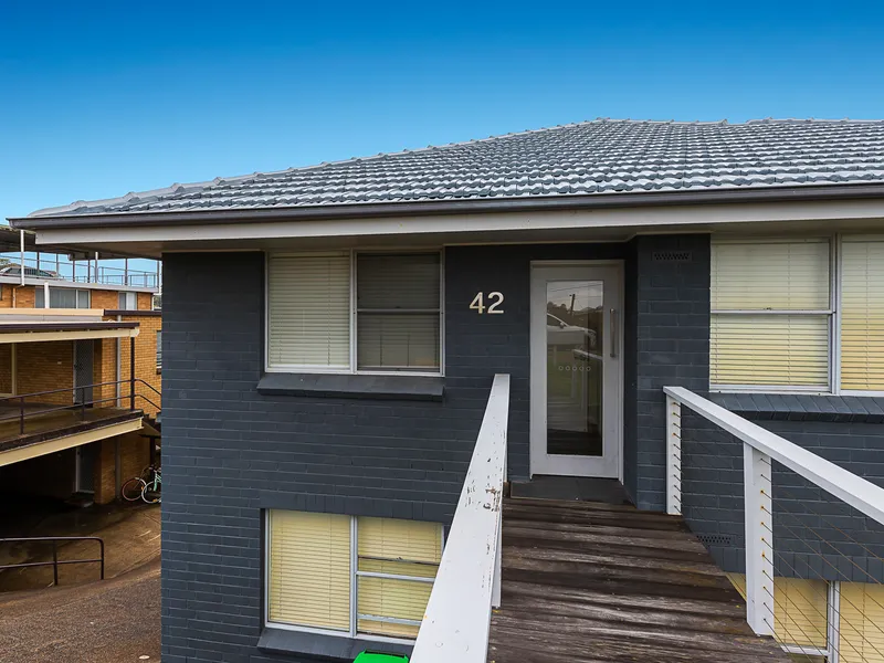 Two bedroom unit in Lemnos Parade!