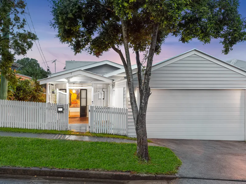 Triple-Level Architecture turns Bardon Classic into Ultimate Family Retreat