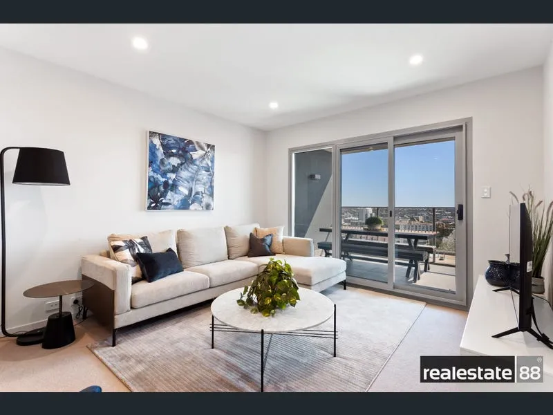 LUXURY LIVING WITH STUNNING CITY VIEWS