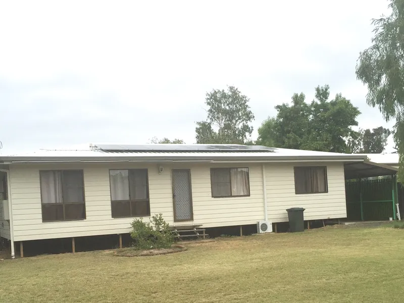 Tidy Family Home with Split System Air-conditioning!