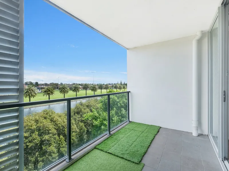 Three Bedroom Apartment Overlooking The Cooks River