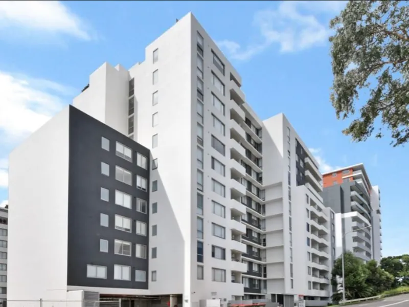 # 7MINS FROM MERRYLANDS STRATION # TWO BED TWO BATH # NEXT TO SHOPPING CENTRE # LEVEL 6