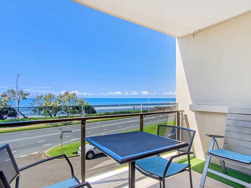 ABSOLUTE BEACHFRONT APARTMENT IN ALEX