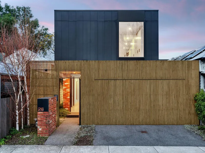 Designer family living in prime Northcote location!