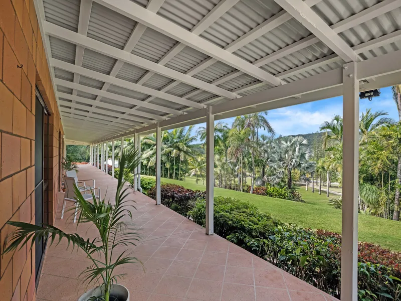 Family Oasis with Granny Flat on Acreage