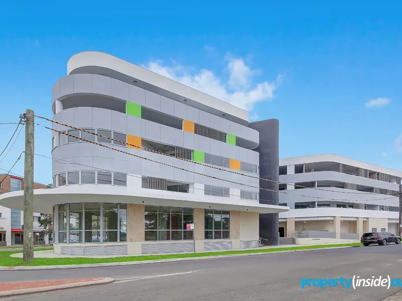Perfect Street facing Office/Retail Space