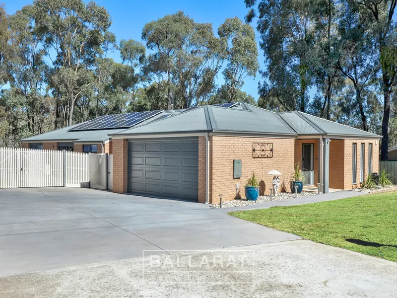EXECUTIVE HOME WITH AMAZING BLOCK OF LAND