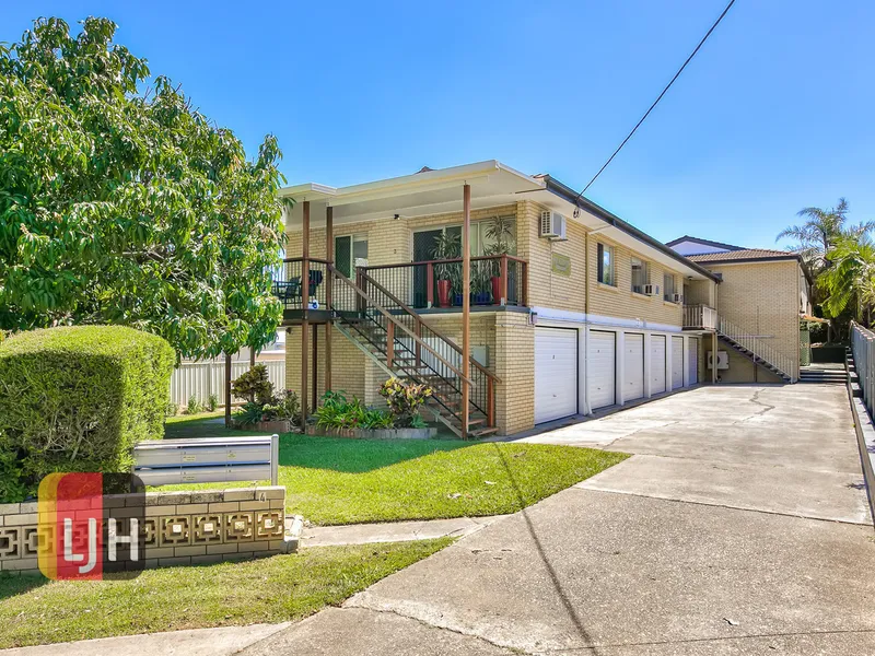 AIR CONDITIONED GROUND FLOOR TWO BEDROOM UNIT OPPOSITE PARK !