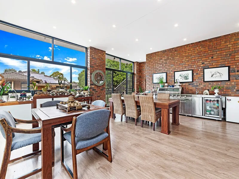 Family Entertainment House.