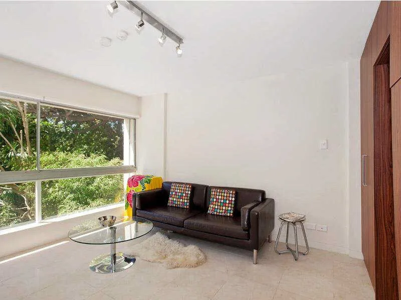 DESIGNER STUDIO IN ELIZABETH BAY 