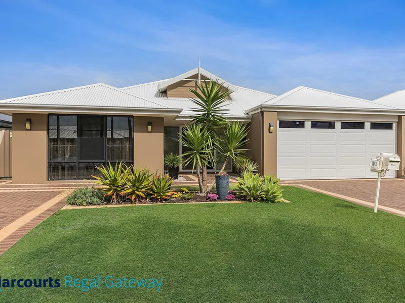 Family home with room for boat or caravan