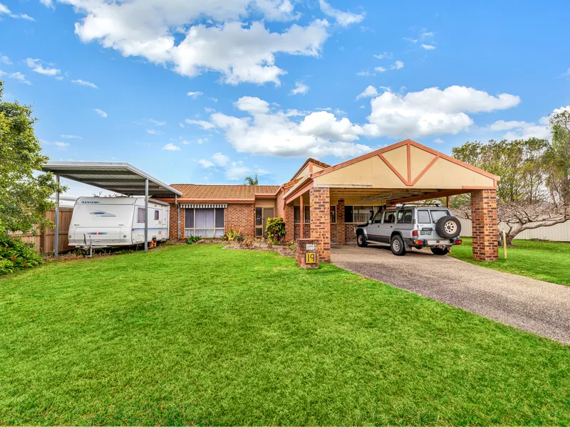 Renovator! Must be sold to finalise Estate