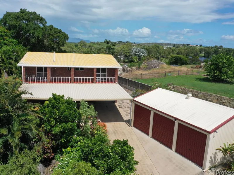 HILLTOP, HUGE LAND, BRICK HOME