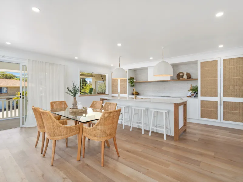 New To Market - Presents As New