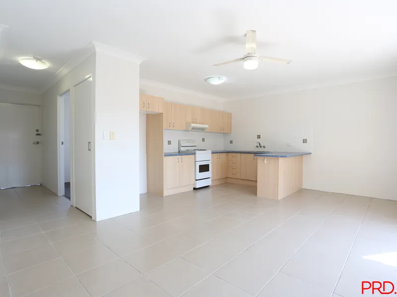 Quiet unit block in Labrador Available NOW