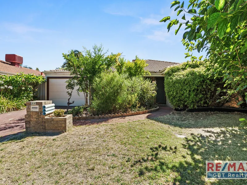 Fantastic family home with gardens watered by a bore!