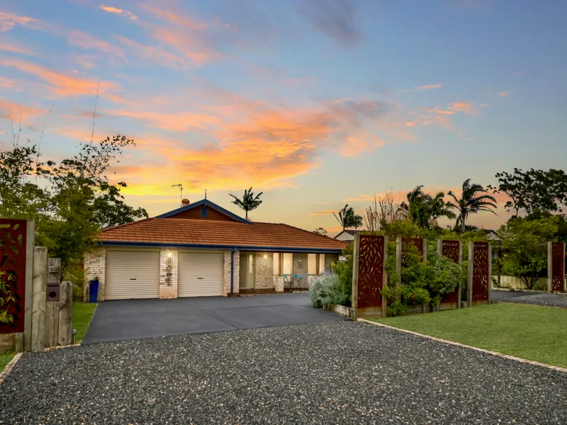 FAMILY HOME JUST A STROLL TO THE BEACH