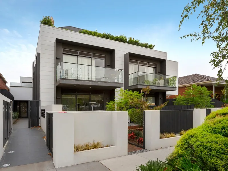 Location, Luxury, Lifestyle – The Perfect Match!