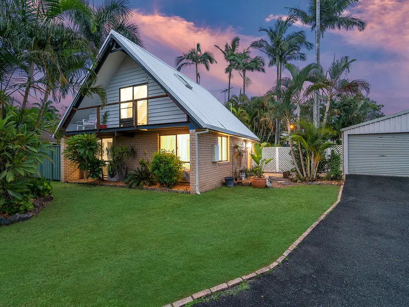 Hamptons Chalet in the Middle of Mount Warren.......