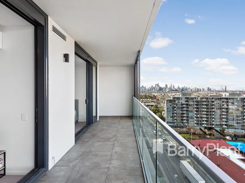 A 2 bedroom + Study City View Stunner!