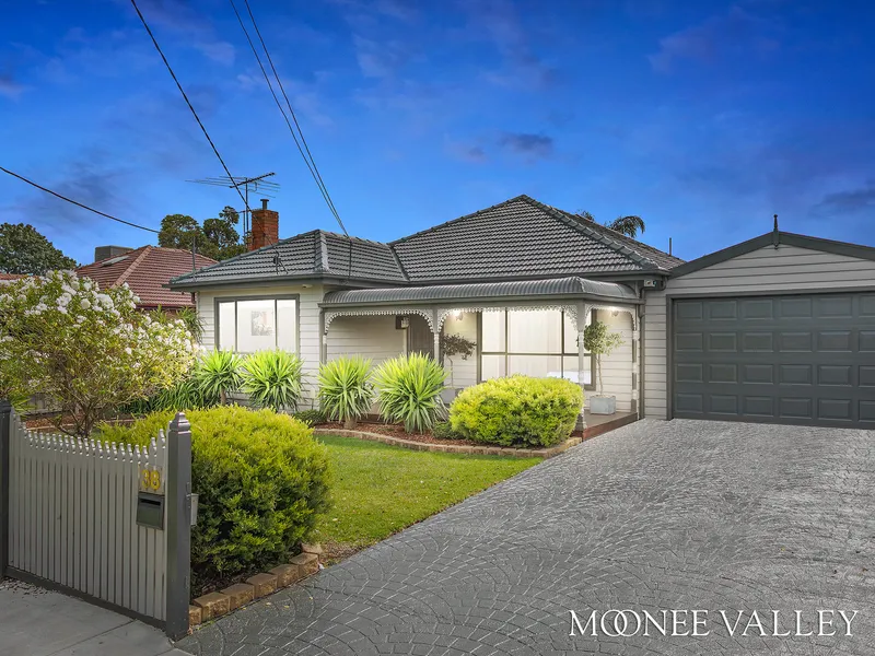 THE ULTIMATE FAMILY ENTERTAINER!