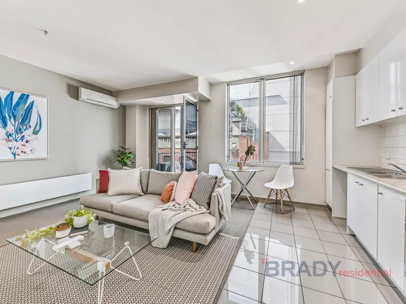 Rare: Phenomenal High Ceiling, Spacious & Quiet