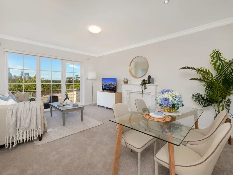 Serene Bayswater Rd position with panoramic view
