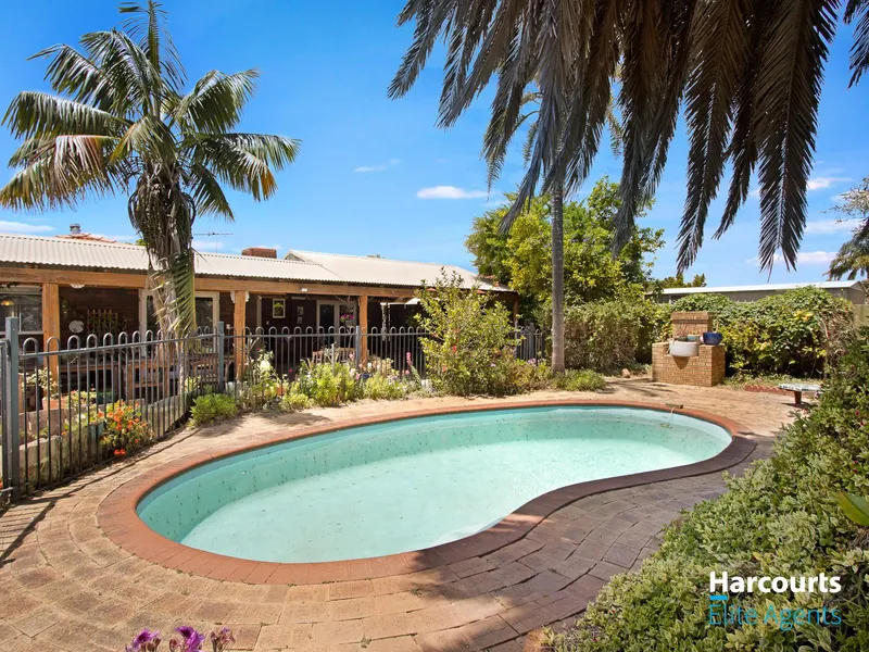 Poolside Alfresco Entertainer, Ready for Summer