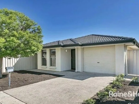 Stunning 3 bedroom home at Windsor Gardens' prime position!